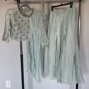 2 tone color Indowestern crop top and draped skirt with removable dupatta & belt